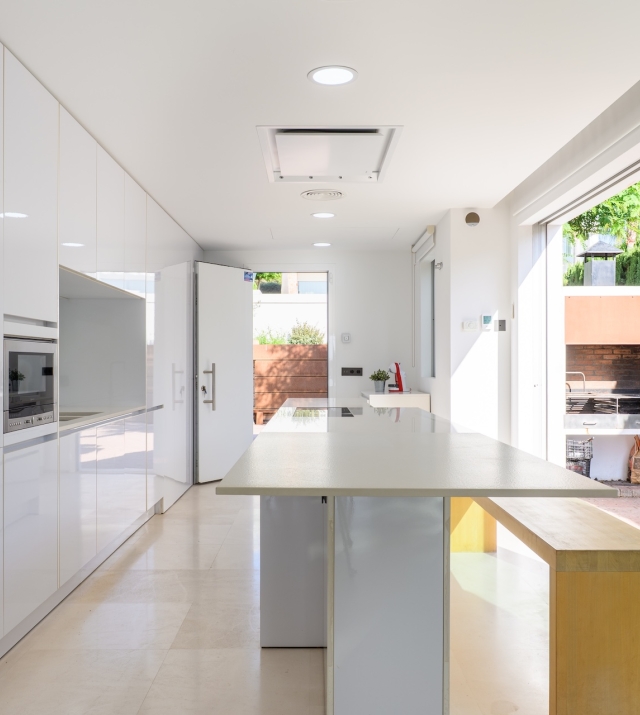 Resa Estates te koop sale Cala Comte kitche.jpg